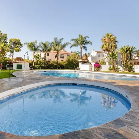 Confortable Urbanizacion El Paraiso إِستيبونا